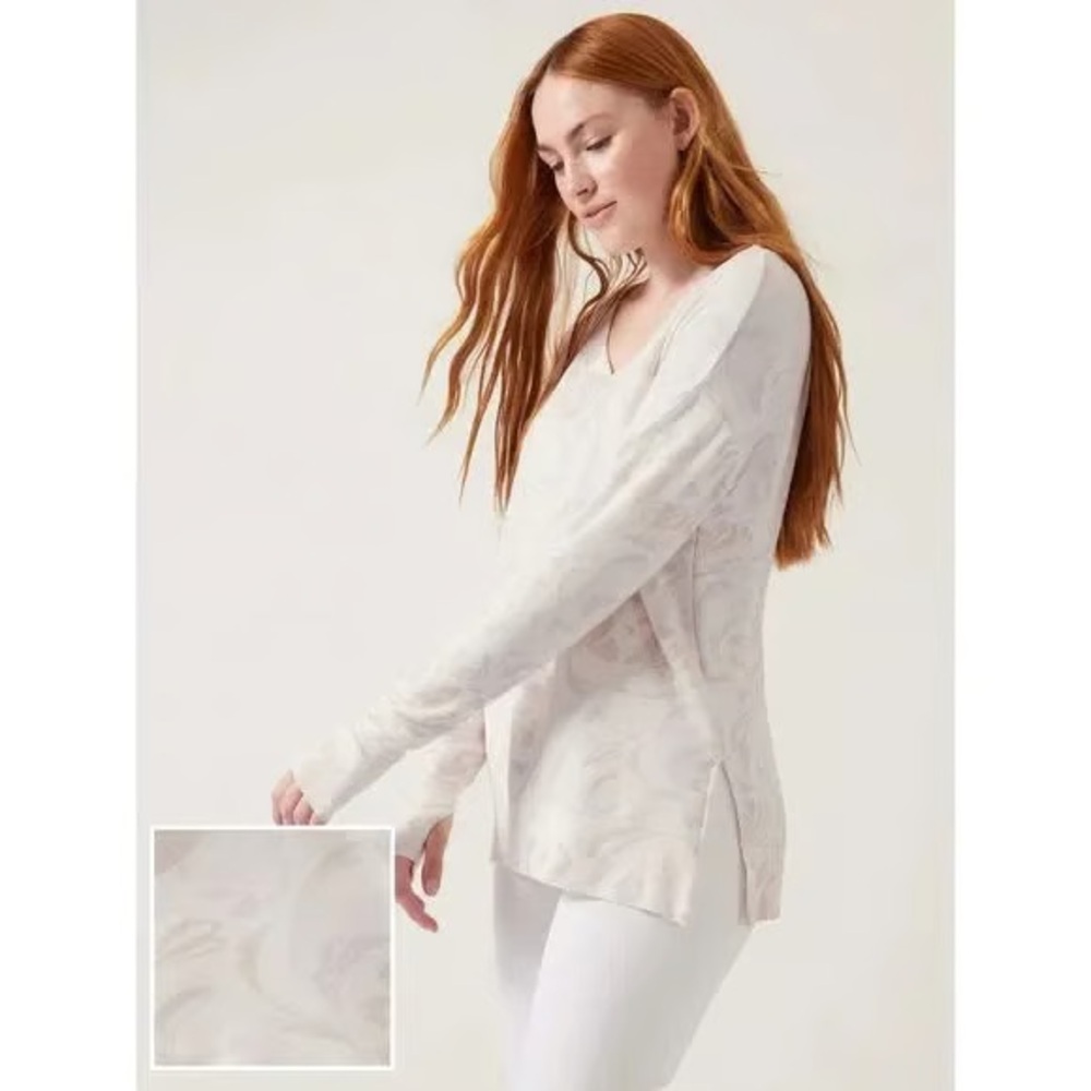 Athleta Coaster Luxe V-Neck sweatshirt in agate paisley cream